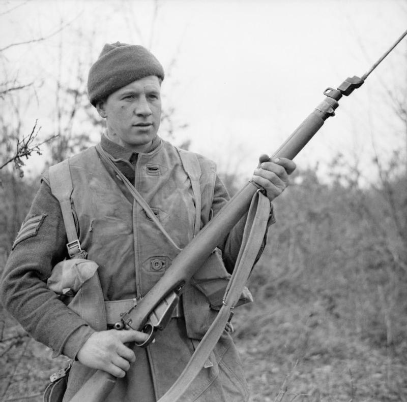 A No. 9 Commando section leader at Anzio with rifle and fixed bayonet, March 1944